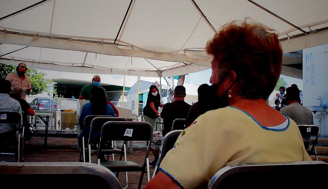 Extiende Interapas programa de actualización de datos para adulto mayores.