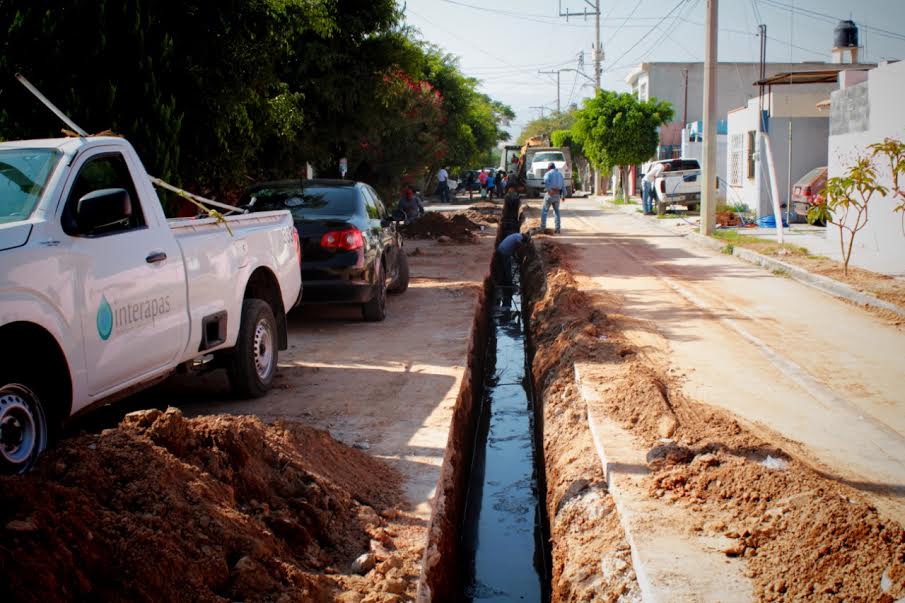 Inicia Interapas rehabilitación de drenaje sanitario en el oriente de la capital.