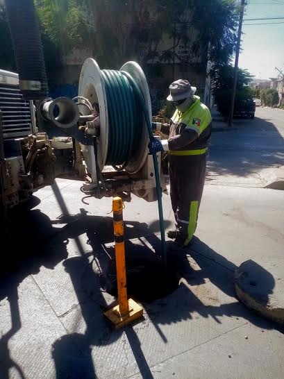 Concluye Interapas limpieza en 6km de redes sanitarias.