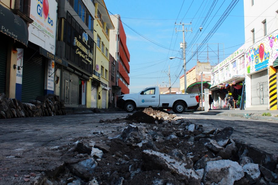 Arranca Interapas rehabilitación de drenaje en Centro Histórico.
