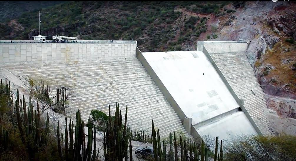 Reportan a Interapas fuga en ducto de el Realito.