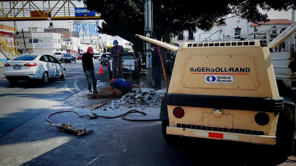Mantiene Interapas acciones de sondeo en Av. Universidad.