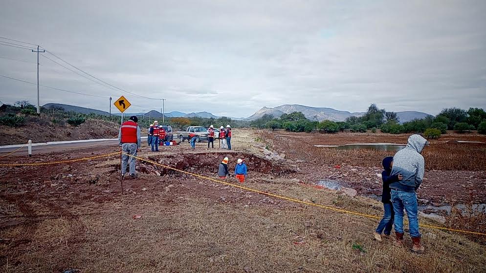 Comunican a Interapas sobre fuga en el ducto de El Realito.