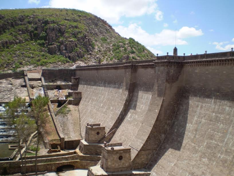 Controla Interapas niveles de presa San José.