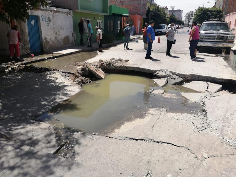 Invierte Interapas 200 mil pesos en reposición de red de drenaje.