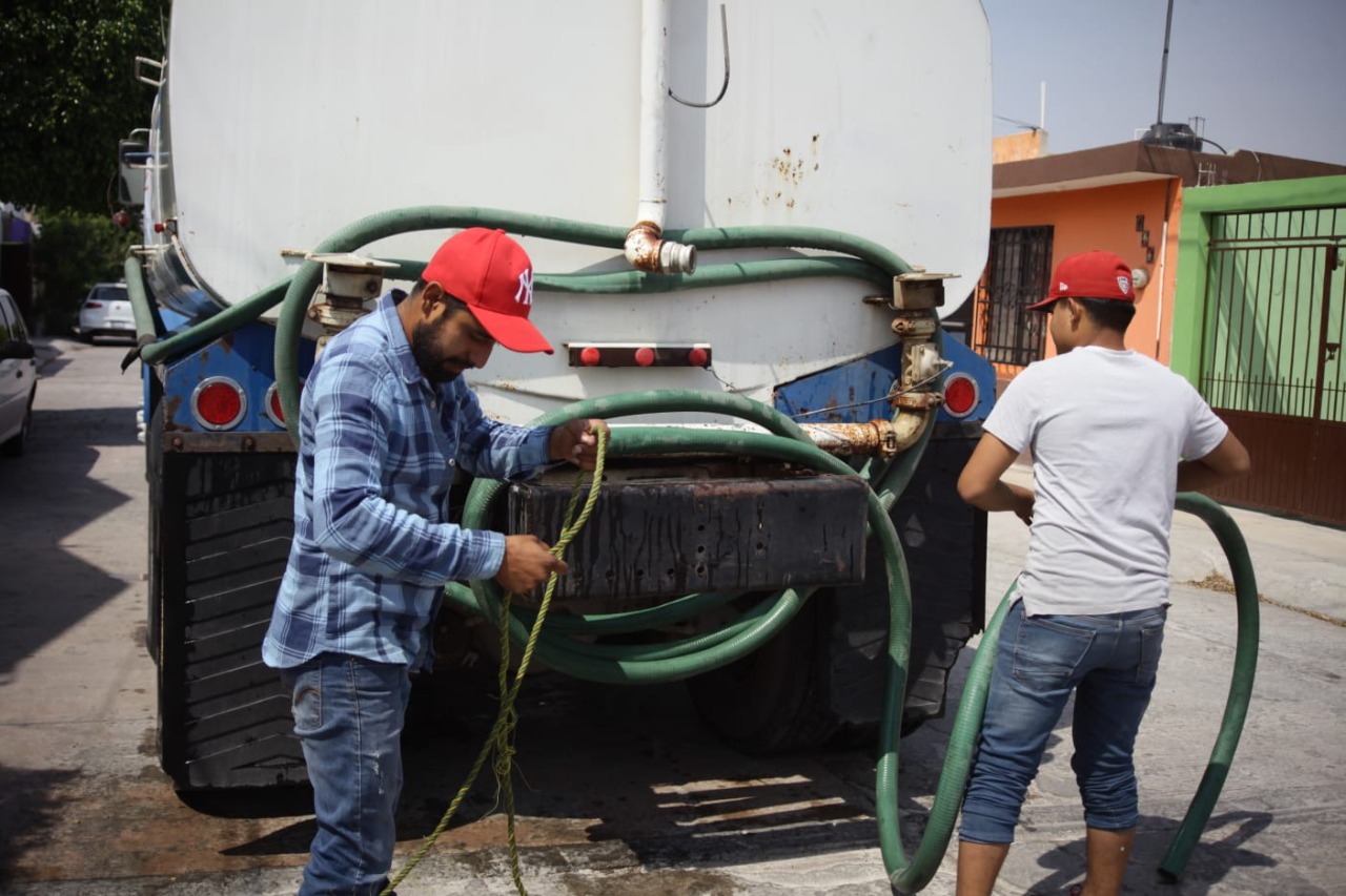 Entrega Interapas más de 67 millones de litros de agua ante falla de El Realito.