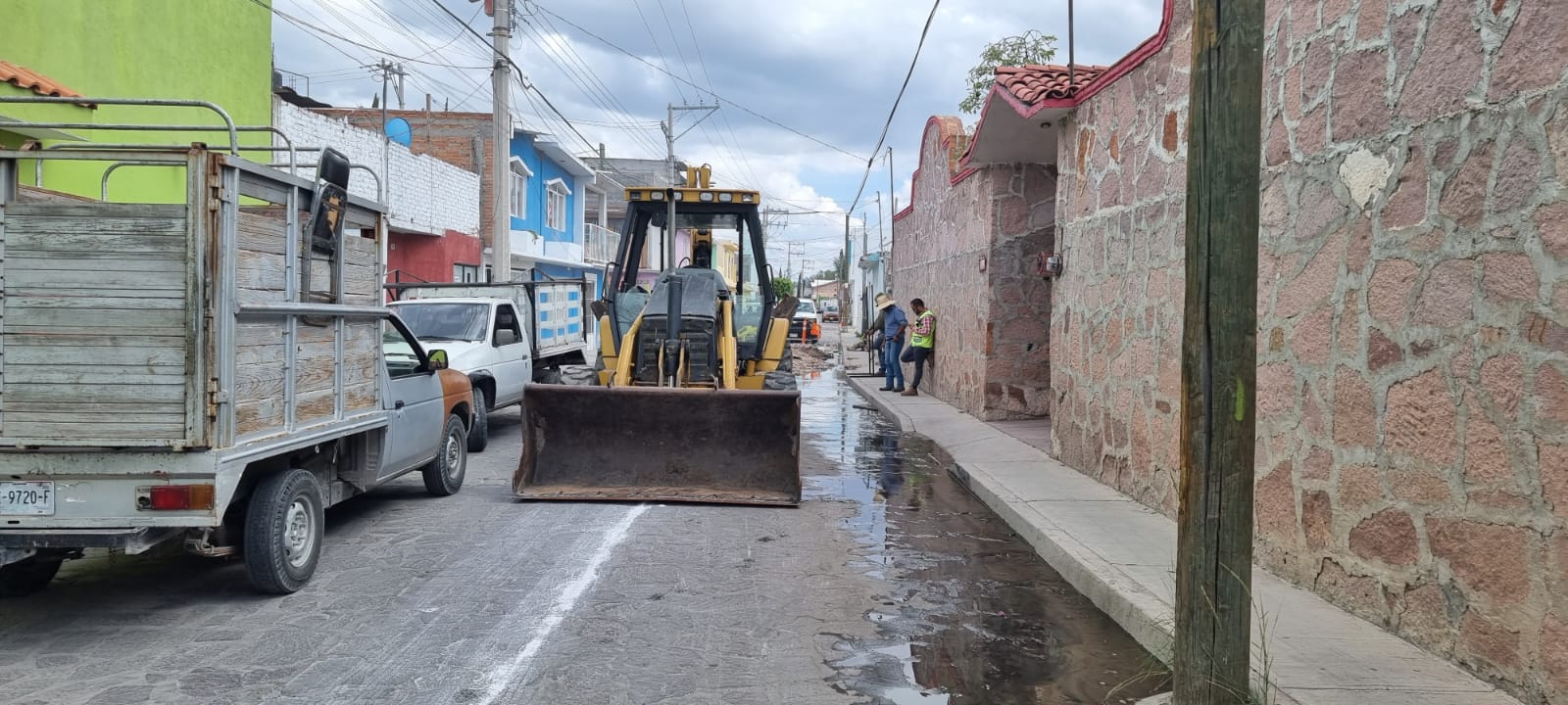RENUEVA INTERAPAS RED DE DRENAJE COLAPSADA EN LA DELEGACION DE VILLA DE POZOS