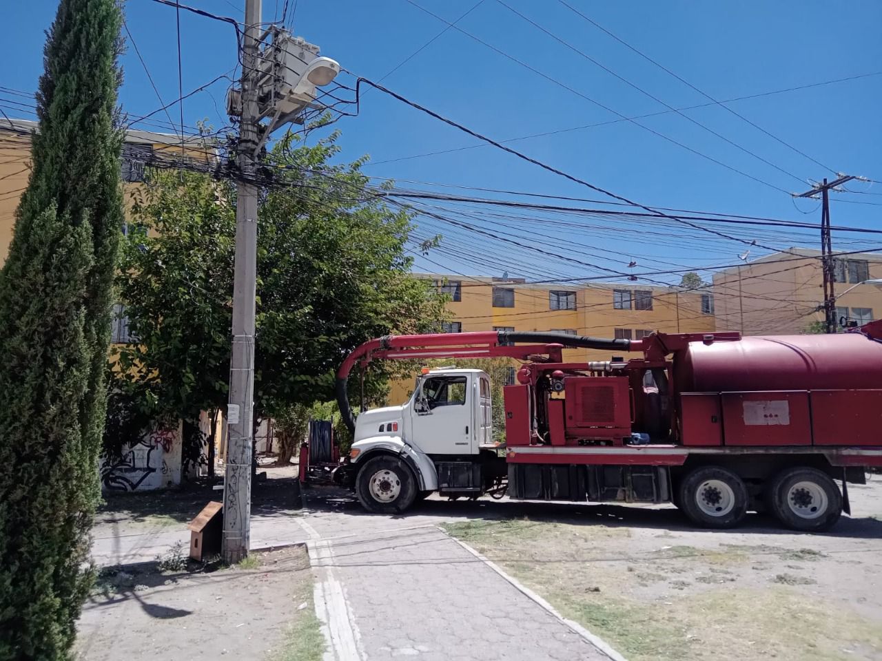 CON TRABAJO PREVENTIVO EL INTERAPAS GARANTIZA FUNCIONALIDAD DEL SISTEMA DE DRENAJE EN SOLEDAD DE GRACIANO SANCHEZ