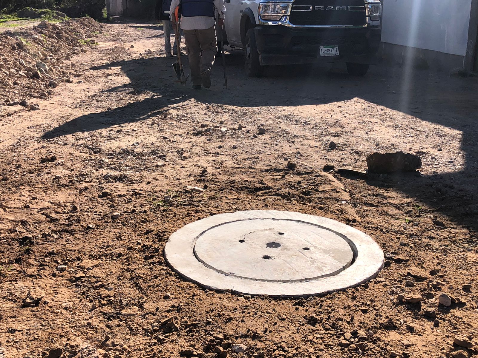 AVANZA “FUGA CERO” EN LA REPOSICION DE TAPAS DE ALCANTARILLAS