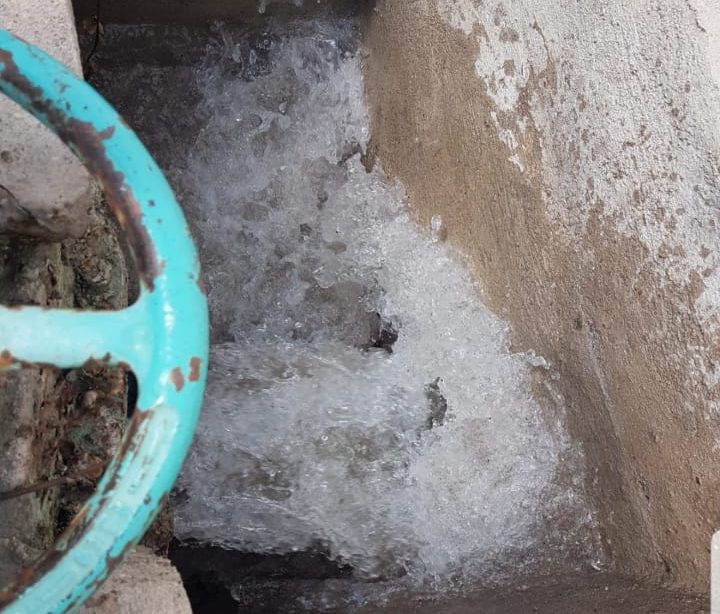 TRAS REPORTES DE AGUA TURBIA, INTERAPAS REALIZA PRUEBAS DE CALIDAD A LÍQUIDO PROVENIENTE DE EL REALITO