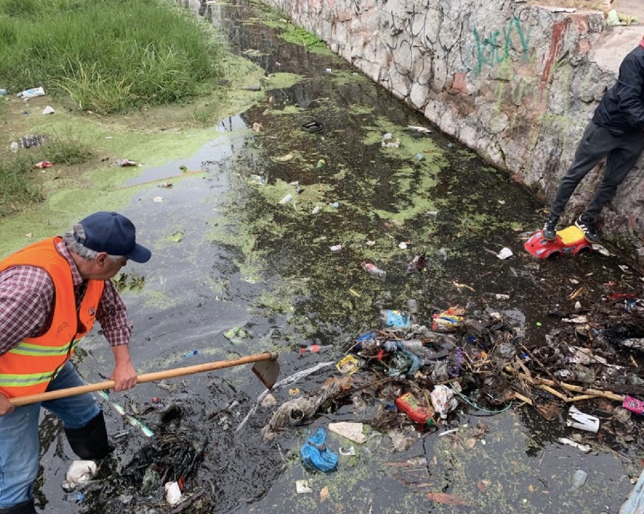 TIRAR BASURA EN LA CALLE, PRINCIPAL CAUSA DE INUNDACIONES