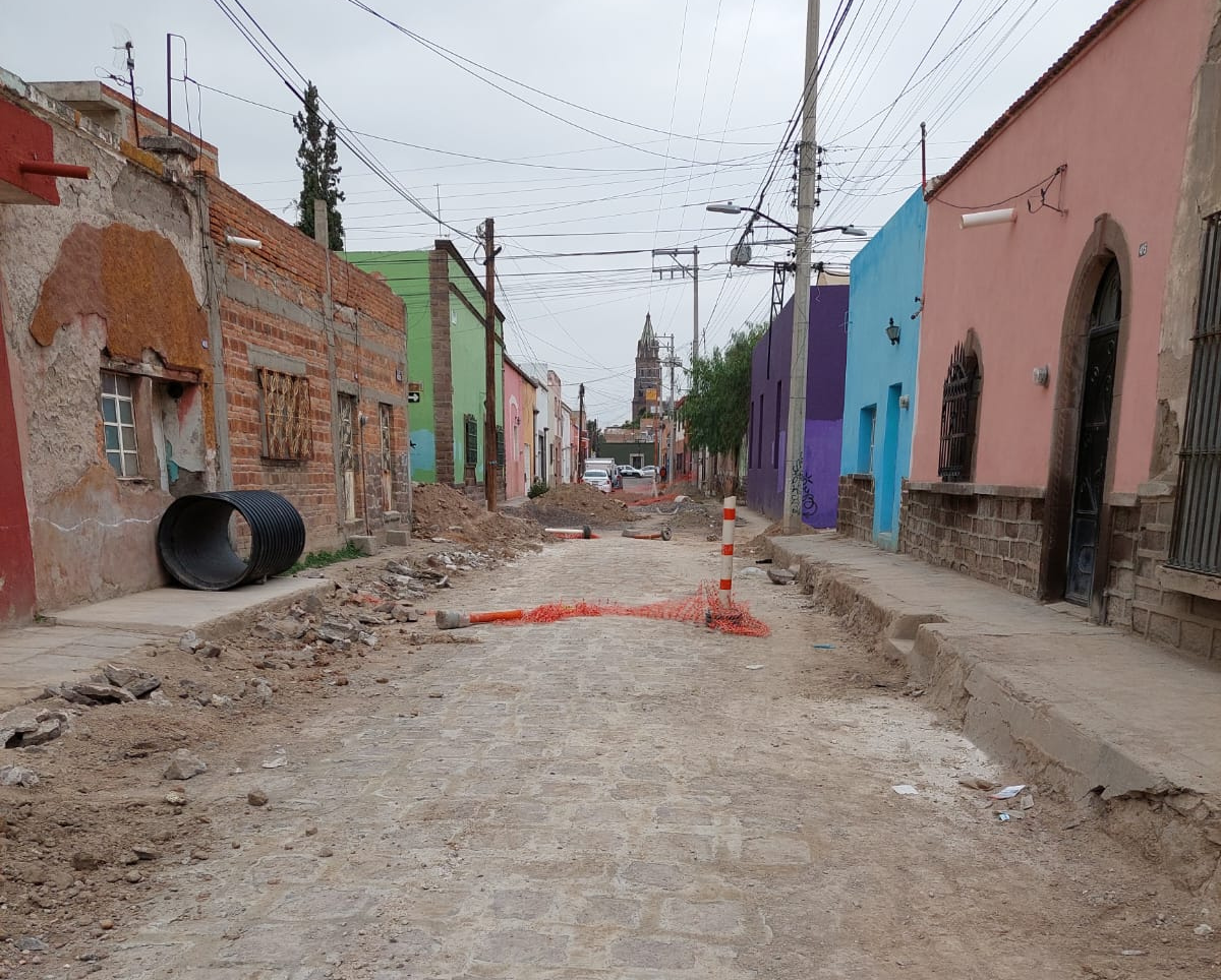 CONCLUYE INTERAPAS REPOSICIÓN DE DRENAJE EN CALLES DE SAN SEBASTIÁN