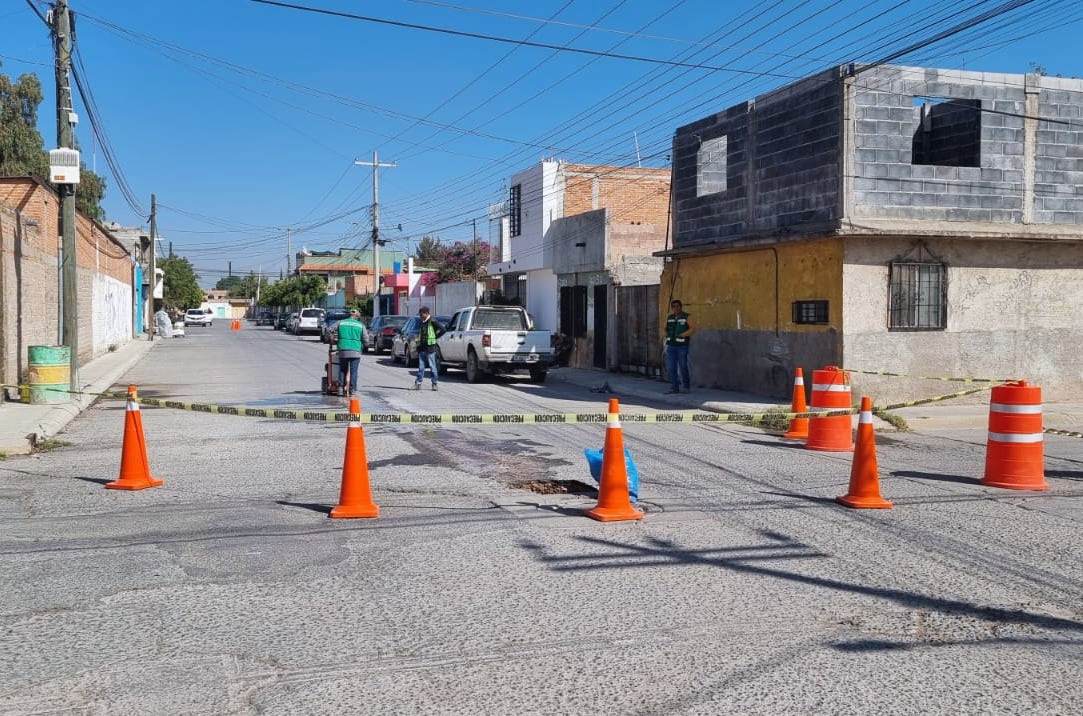 INICIA INTERAPAS  REPOSICION DE DRENAJE EN LA COLONIA 21 DE MARZO EN SGS