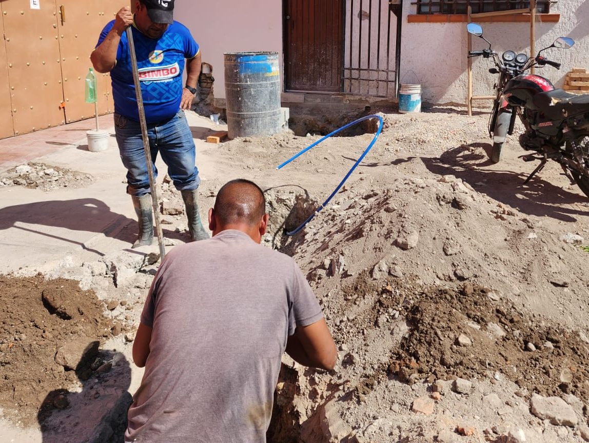 INTERAPAS SIGUE DANDO MANTENIMIENTO A LA RED DE AGUA DEL FRACCIONAMIENTO SANTUARIO