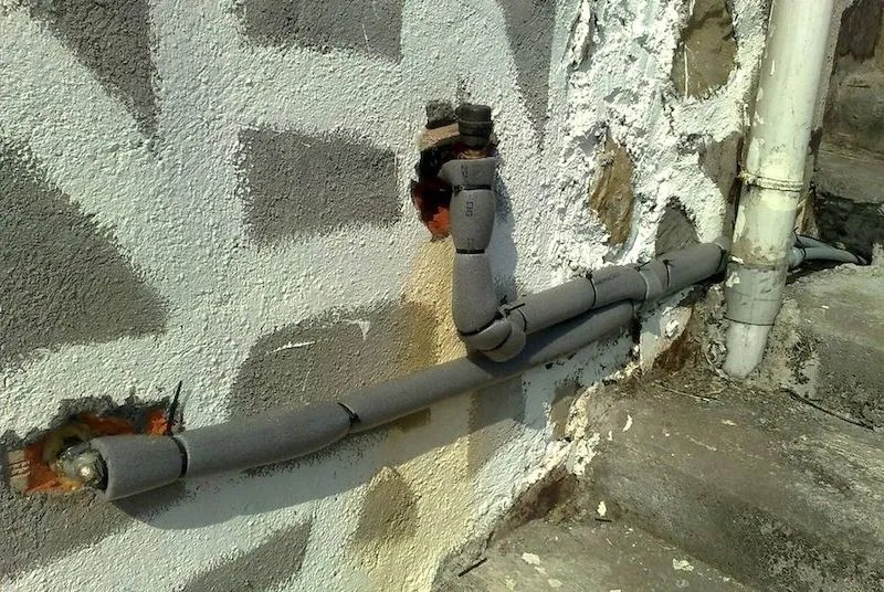 EVITE FUGAS, PROTEJA TUBERÍAS POR FRENTE FRÍO