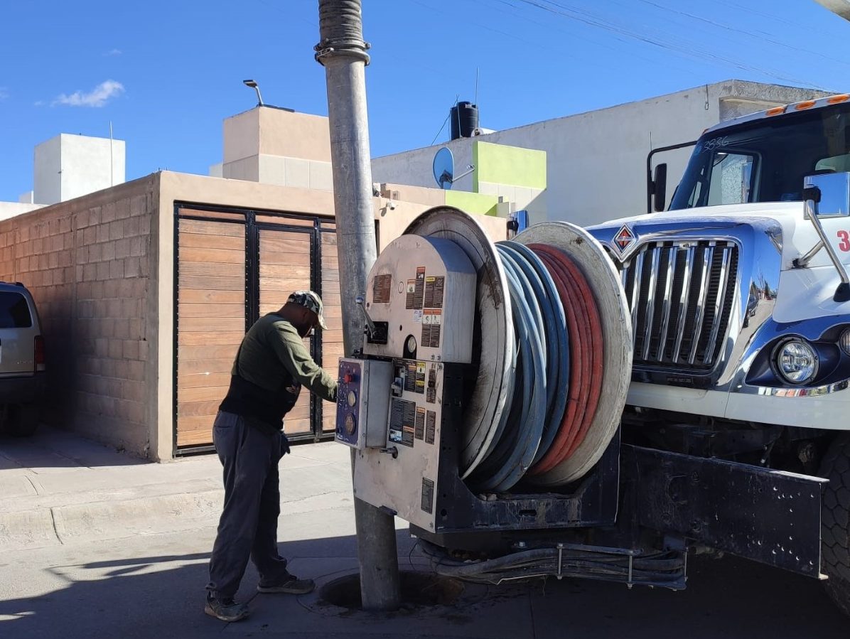  EN 2022, INTERAPAS EXTRAE 750 TONELADAS DE BASURA Y LODO DE DRENAJES