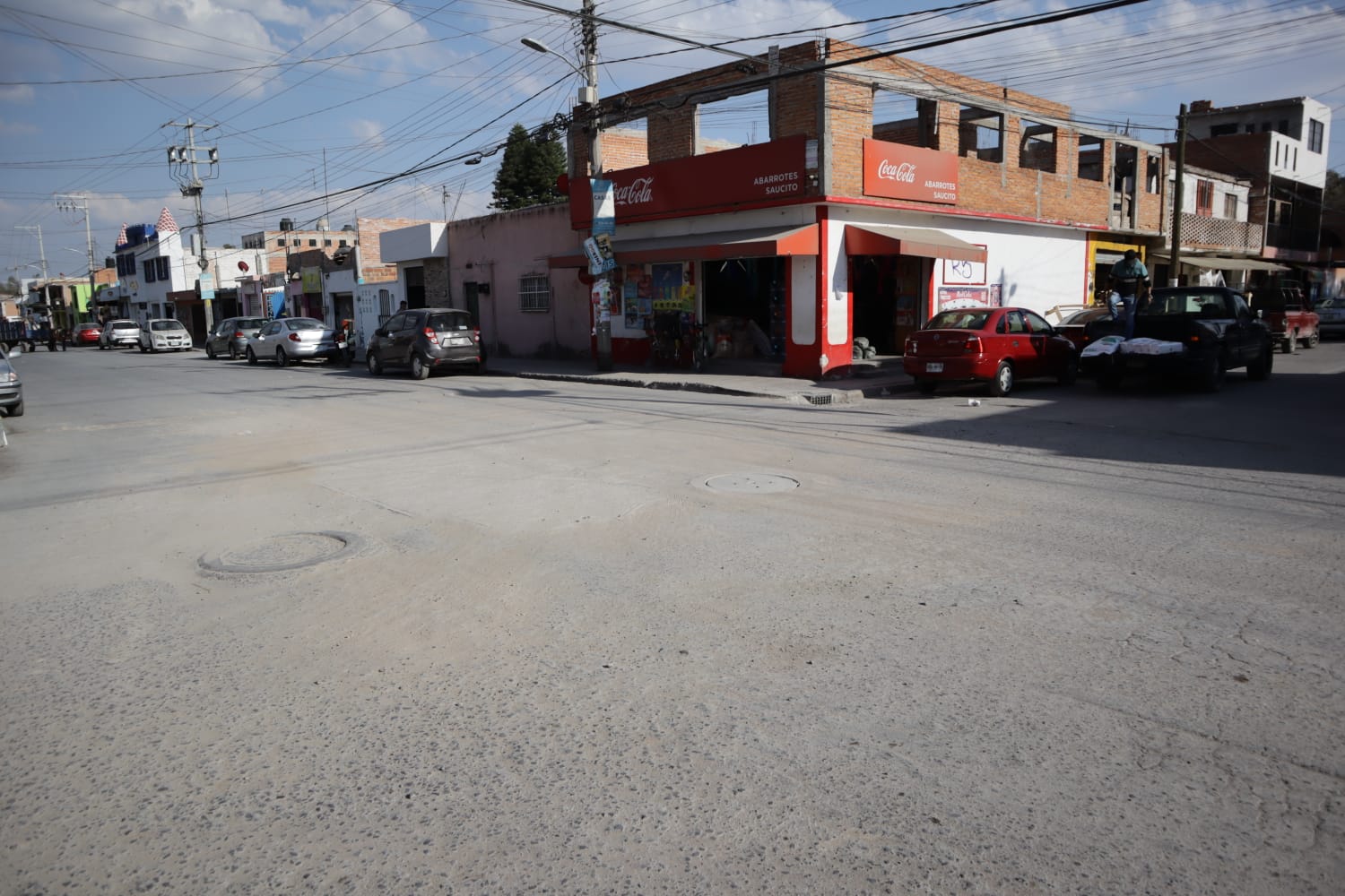 LISTA LA AVENIDA ADOLFO LÓPEZ MATEOS EN EL SAUCITO