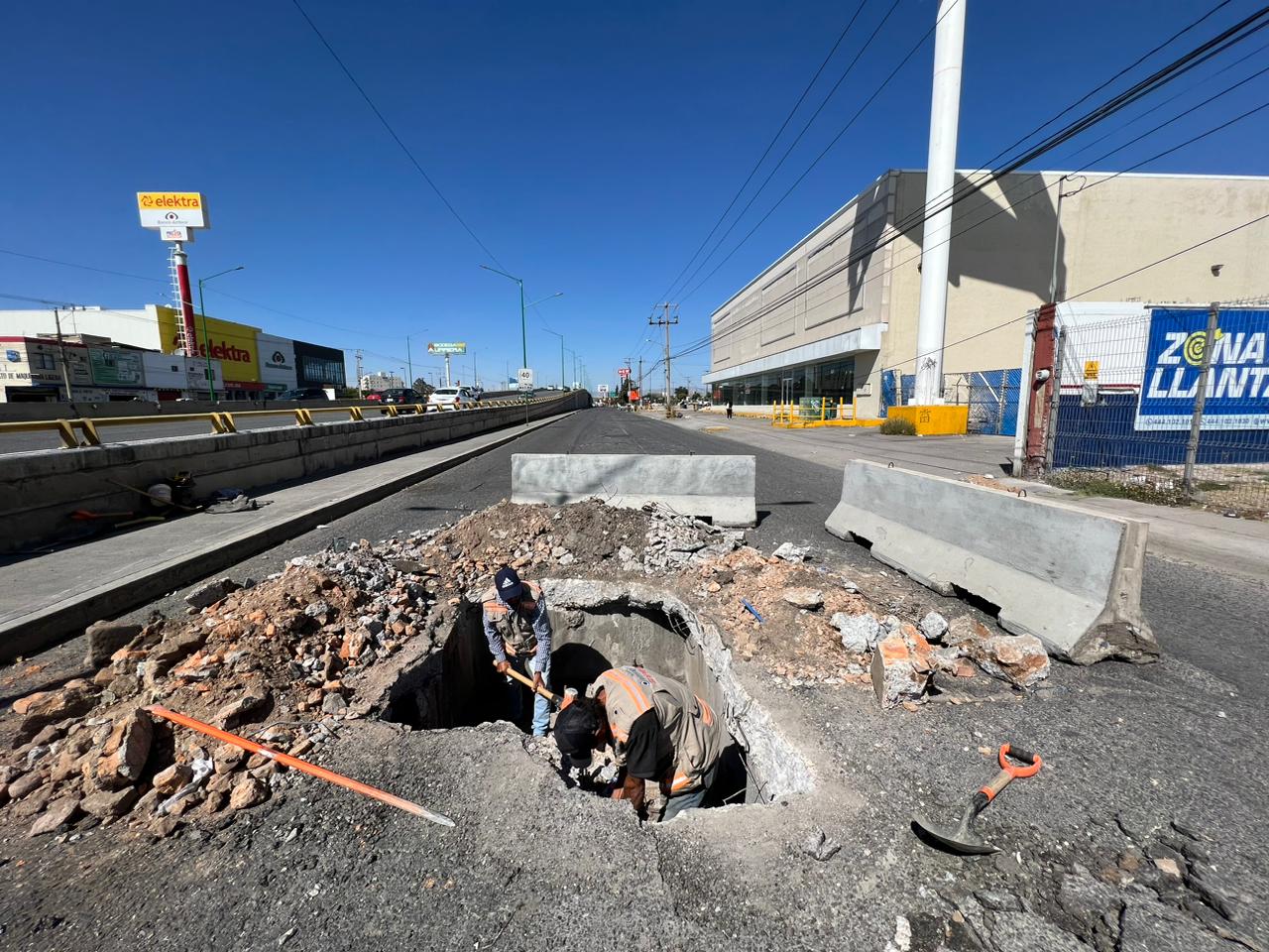 REHABILITA INTERAPAS INFRAESTRUCTURA HIDRÁULICA PARA MEJORAR CAUDAL EN LA COLONIA BUGAMBILIAS DE SGS