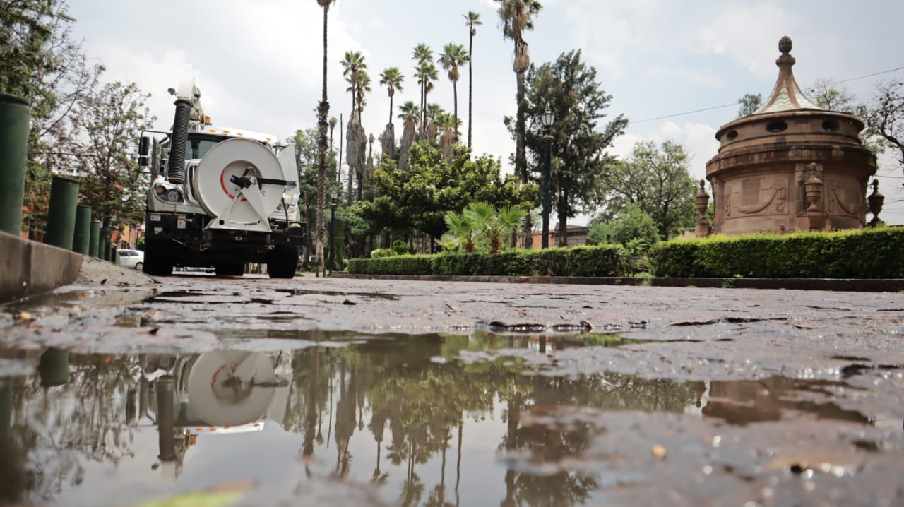 INTERAPAS MANTIENE OPERATIVO PERMANENTE DE LIMPIEZA DE DRENAJES DURANTE TEMPORADA DE LLUVIAS
