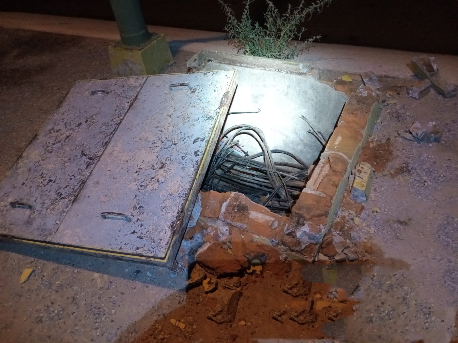 LA PLANTA TRATADORA NORTE DE INTERAPAS SUFRE NUEVO ACTO DE SABOTAJE; GOLPEAN A LOS GUARDIAS DE SEGURIDAD Y SE LLEVAN CABLEADO ELÉCTRICO