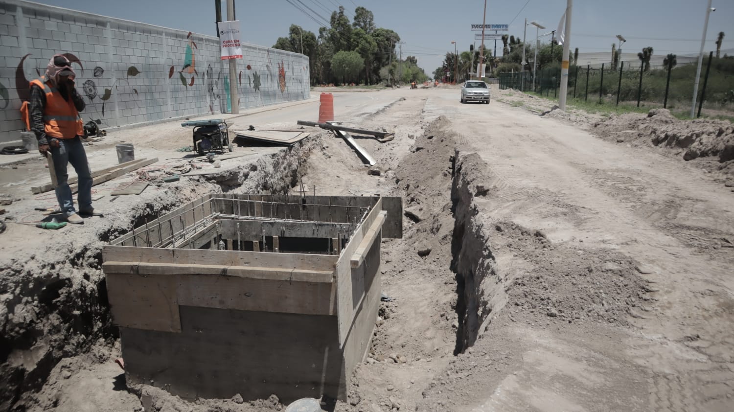 ACELERA INTERAPAS CONSTRUCCIÓN DEL COLECTOR SANITARIO EN EL EJE 136
