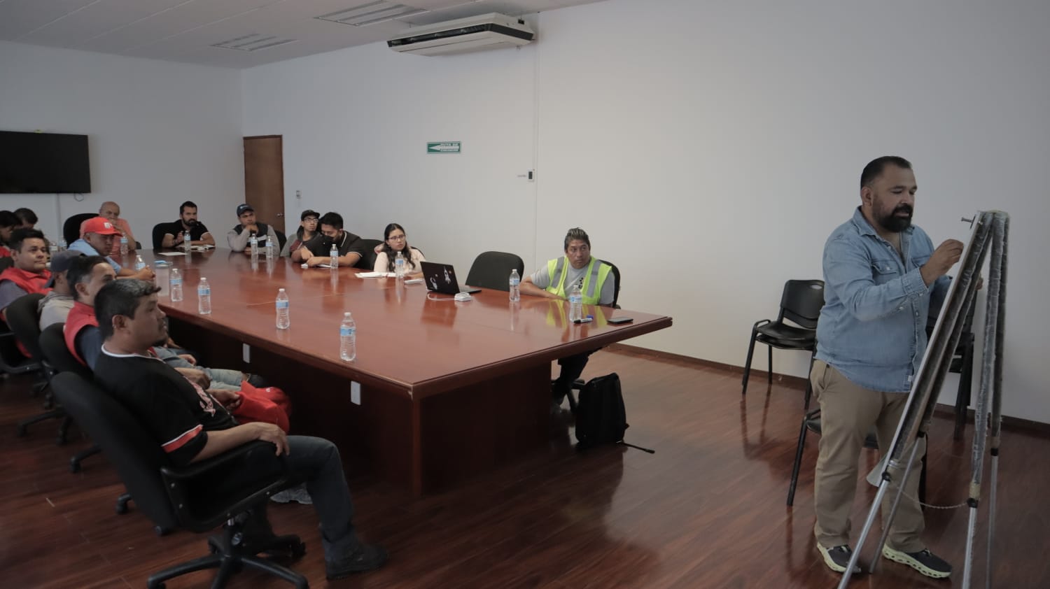 CAPACITA OBRAS PÚBLICAS DEL AYUNTAMIENTO DE LA CAPITAL, A CUADRILLAS DE BACHEO DEL INTERAPAS