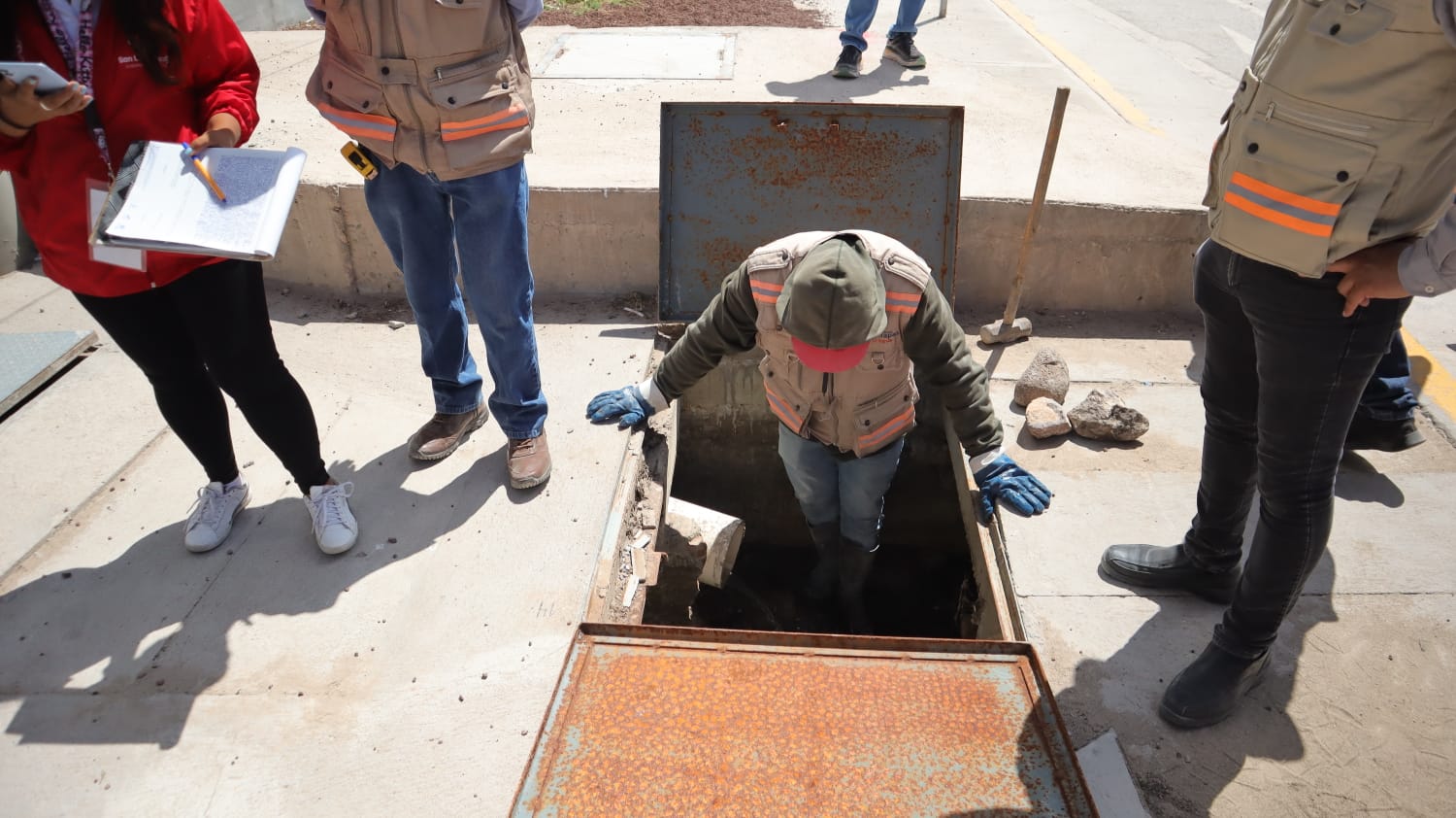 POR SEGUNDA OCASIÓN EN EL AÑO, CLAUSURA INTERAPAS DRENAJE AL CLUB DEPORTIVO LA LOMA