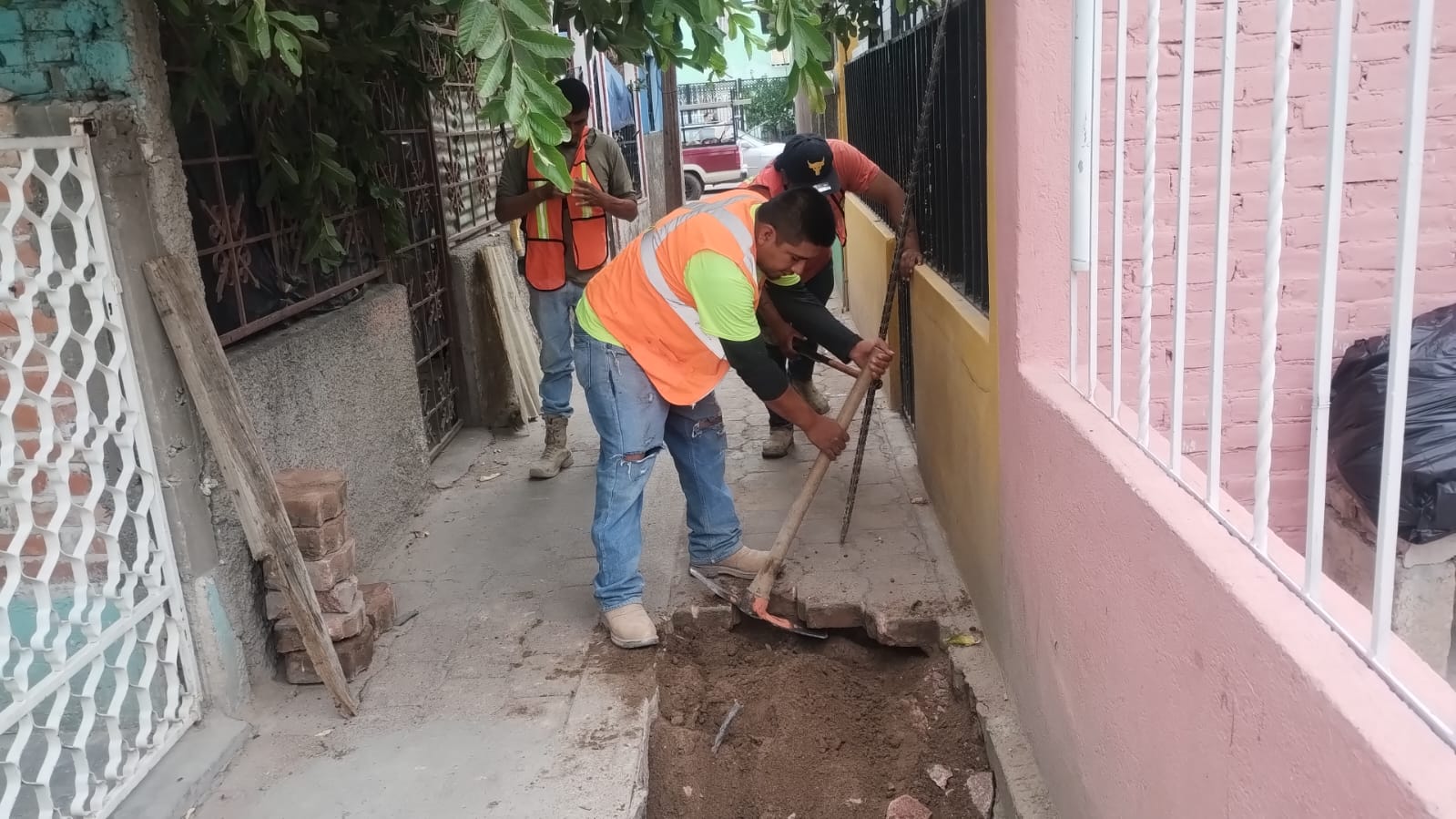 INICIA INTERAPAS REPARACIÓN DE COLAPSOS EN VARIOS PUNTOS DE LA ZONA METROPOLITANA.
