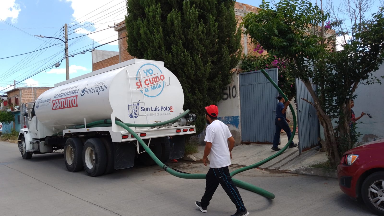 GOBIERNO DE LA CAPITAL E INTERAPAS MANTIENEN LABORES INTENSAS PARA LLEVAR AGUA A LOS HOGARES POTOSINOS