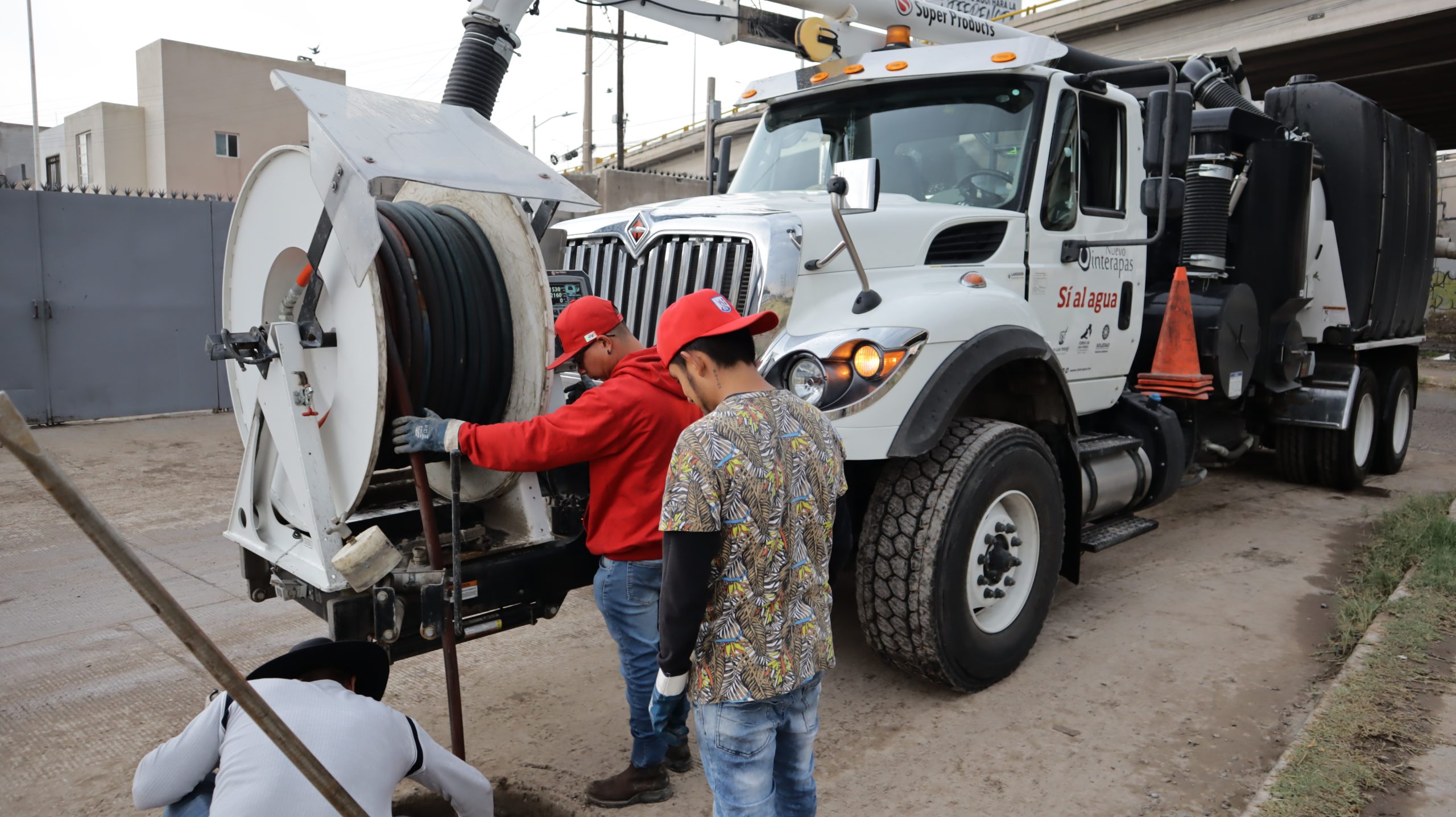 ADVIERTE INTERAPAS SOBRE EL PERJUICIO QUE PROVOCA ARROJAR GRASA Y COMIDA AL DRENAJE PÚBLICO
