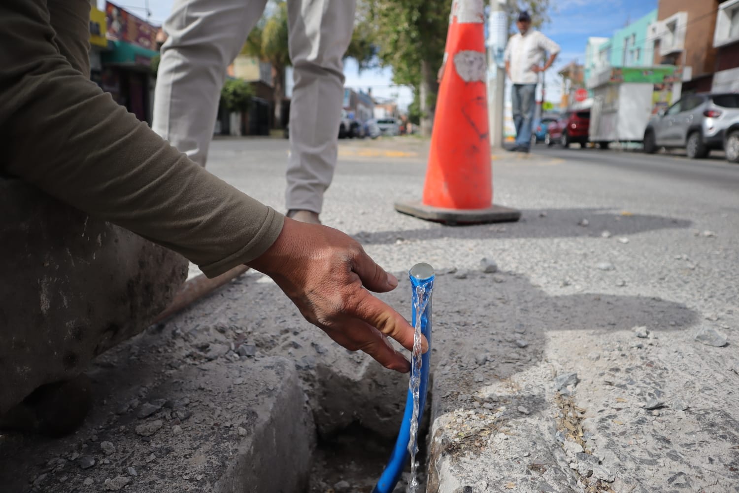 Inicia Interapas rehabilitación de redes de agua para mejorar el suministro en la colonia Jacarandas