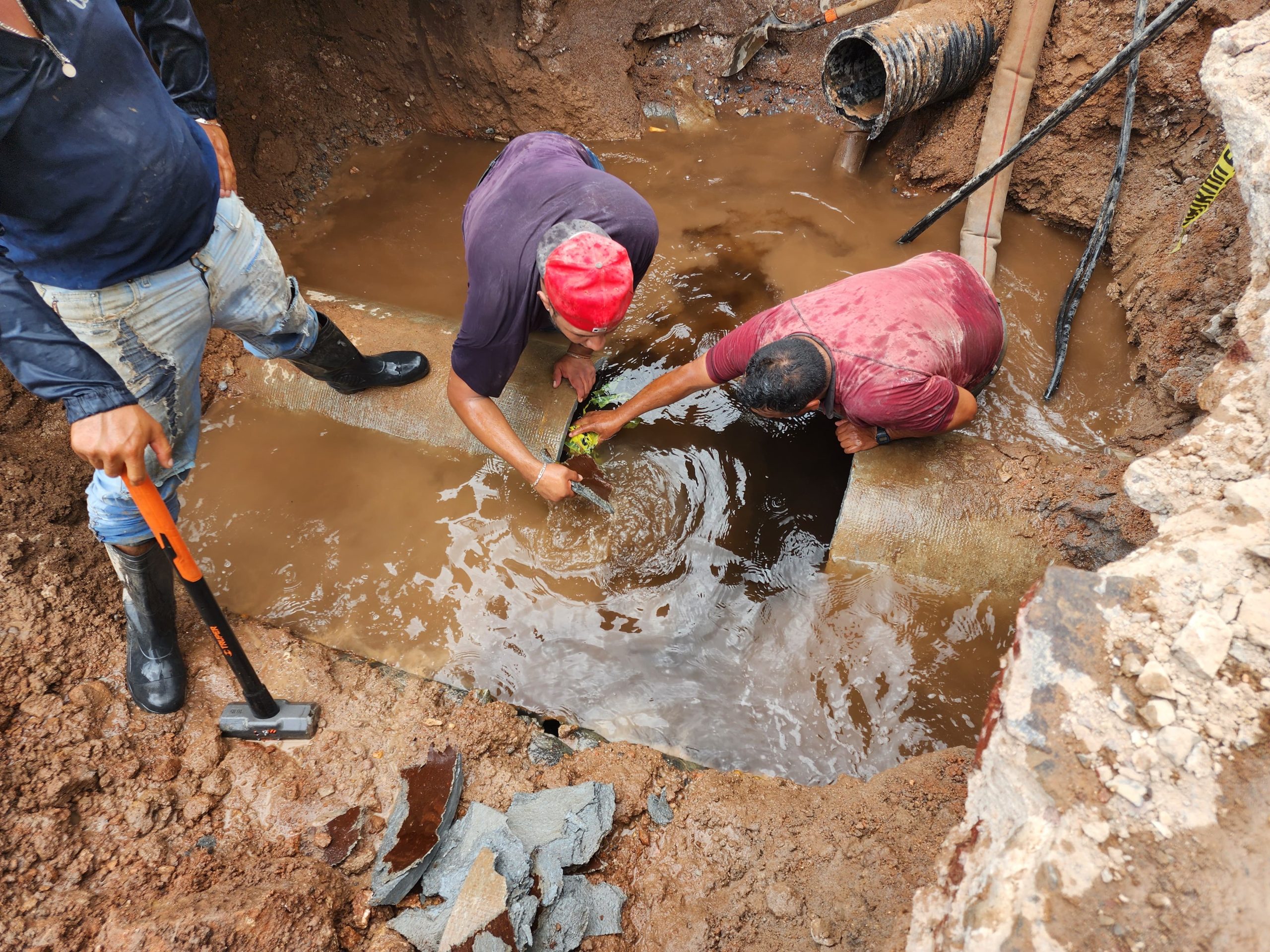 Interapas repara falla en ducto principal de “San Leonel”