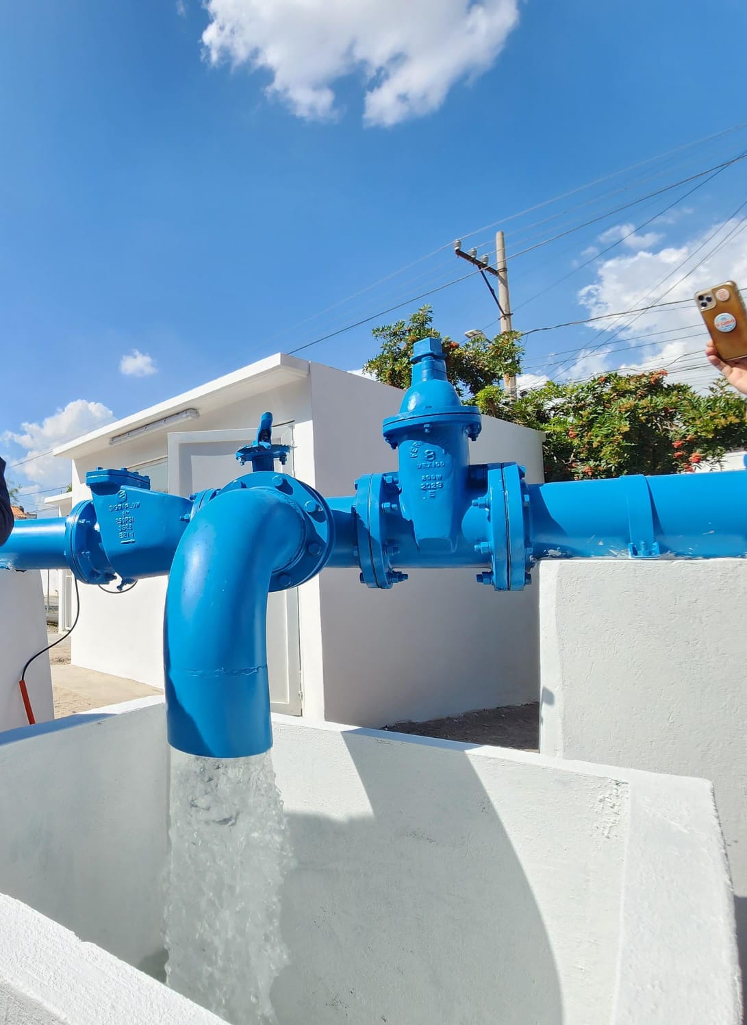 Con pozos de reserva Interapas abastece a población, en el tercer día de falla de El Realito