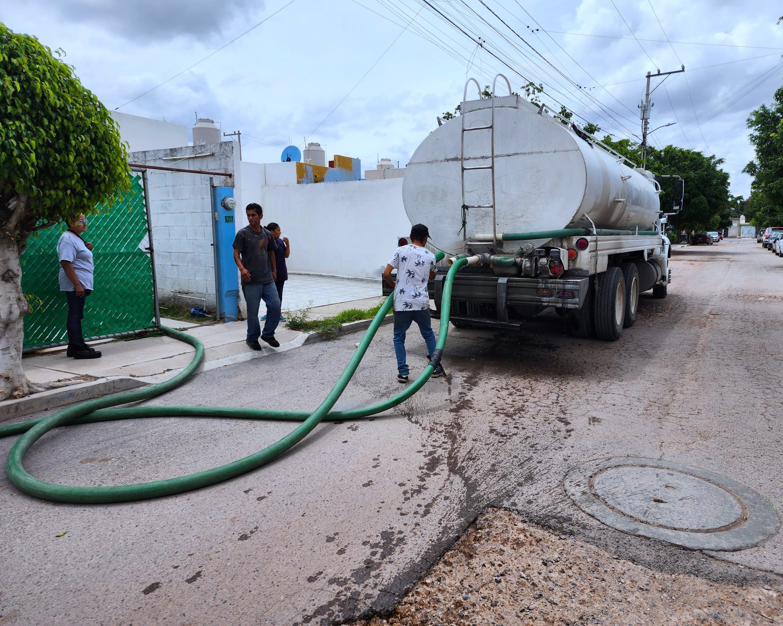 Interapas cumple con el suministro de agua en Villa de Pozos