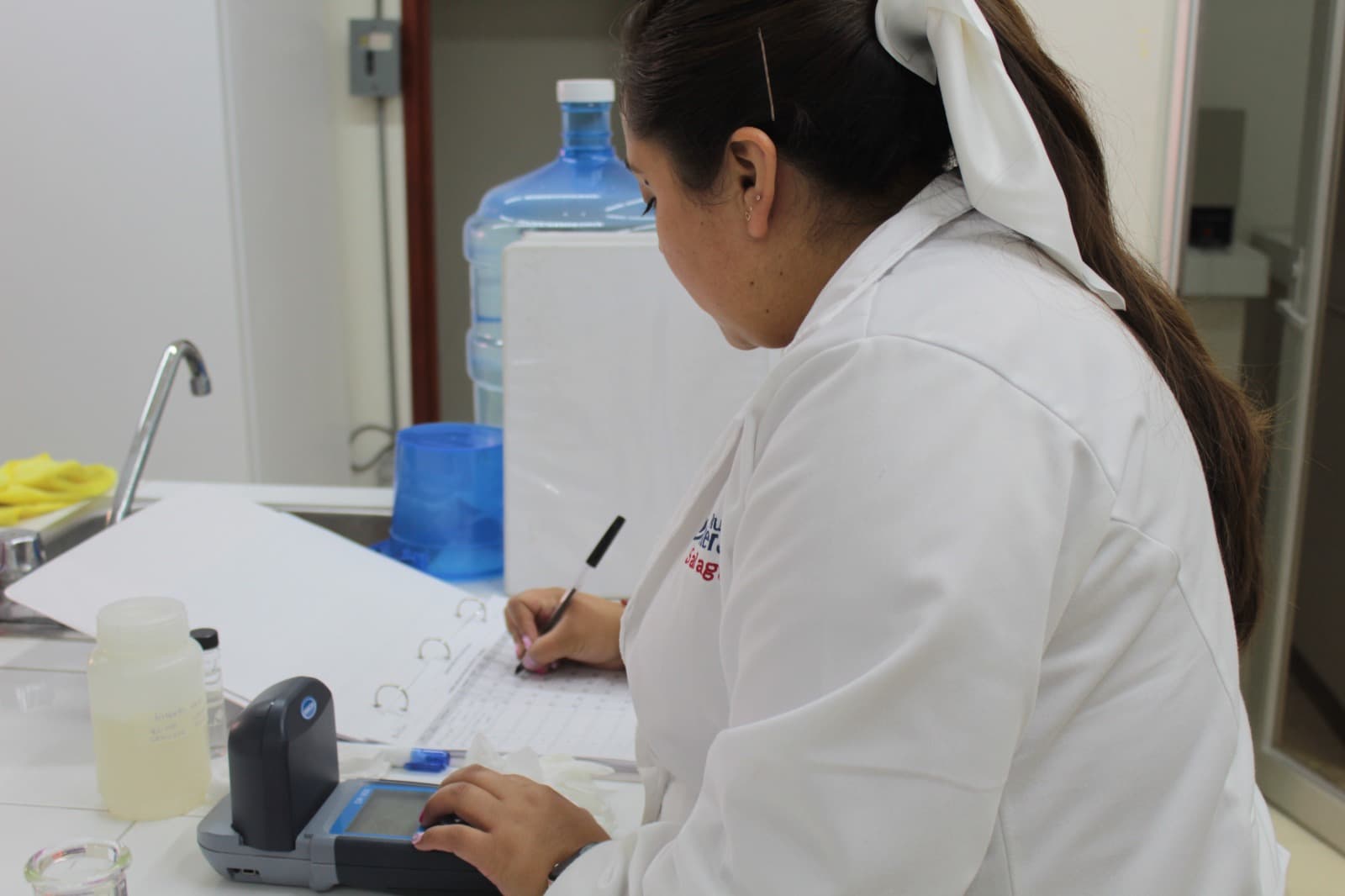 Interapas detecta agua proveniente de El Realito que no cumple con las normas de calidad.