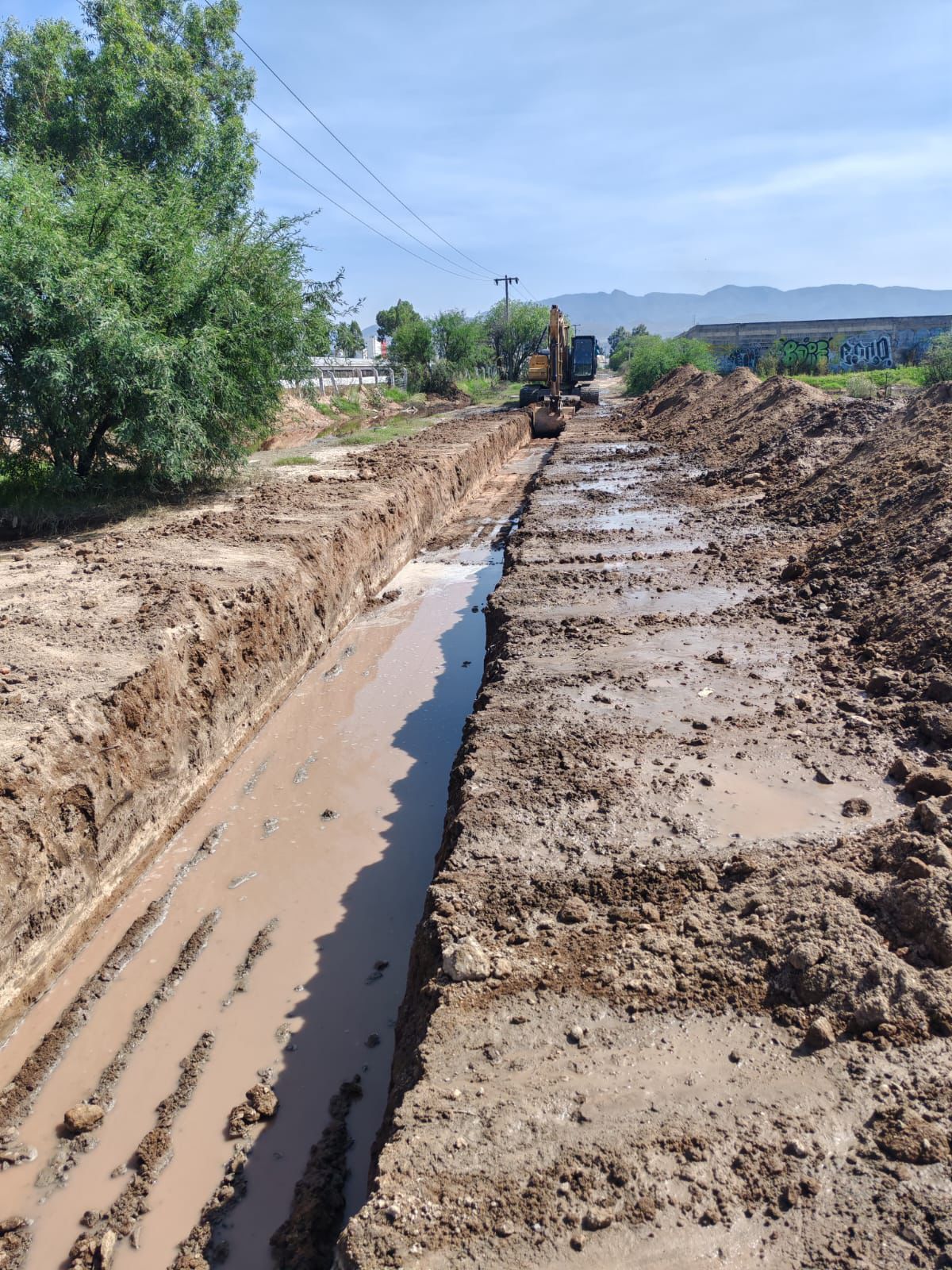 Interapas encauza agua pluvial para mitigar afectaciones en la colonia Las Mercedes