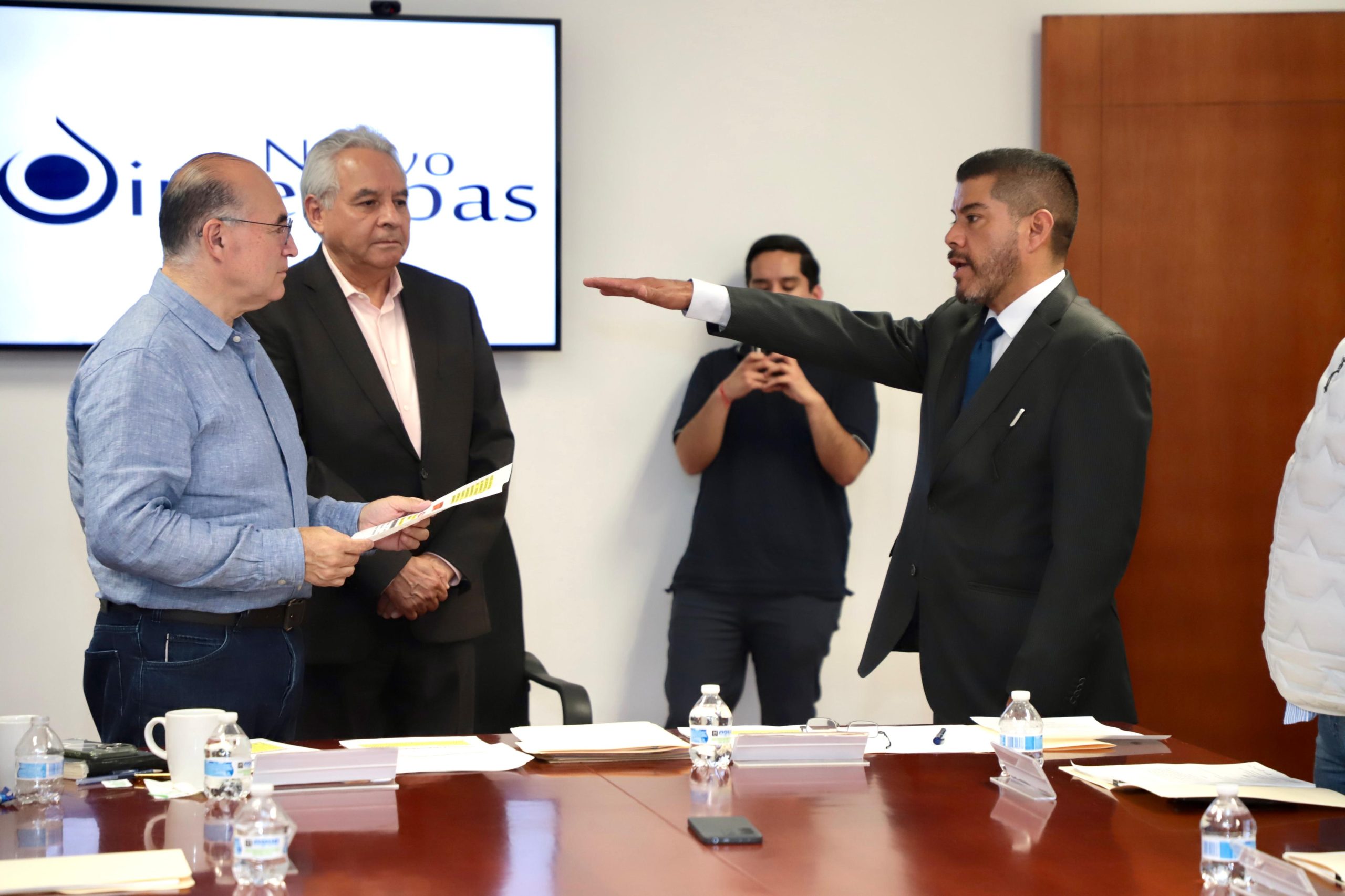 Por unanimidad, la Junta de Gobierno de INTERAPAS designa nuevo Contralor Interno