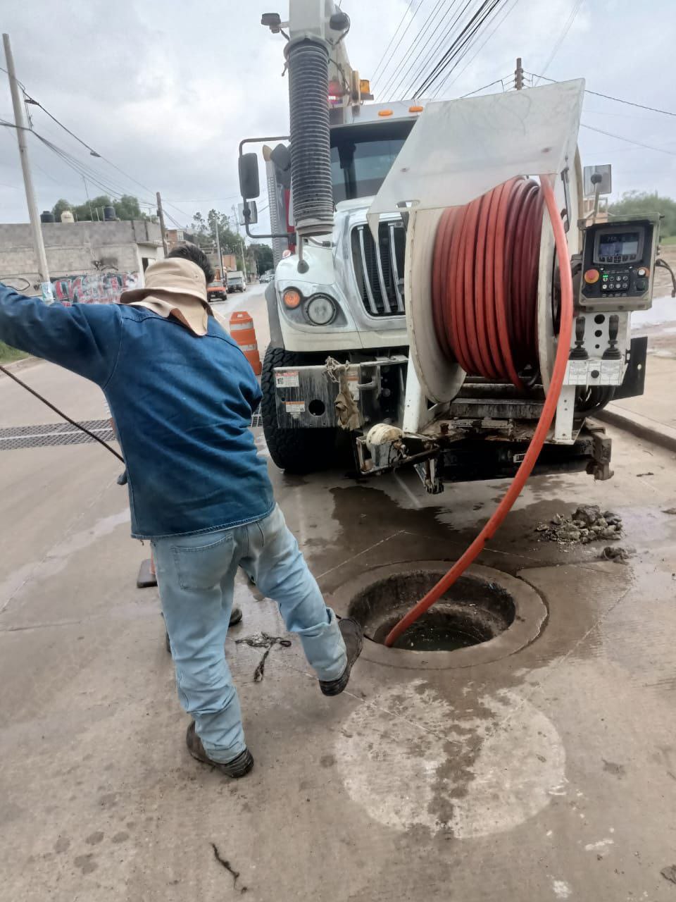120 kilos de basura y grasa, obstruían drenaje en el fraccionamiento San Fernando