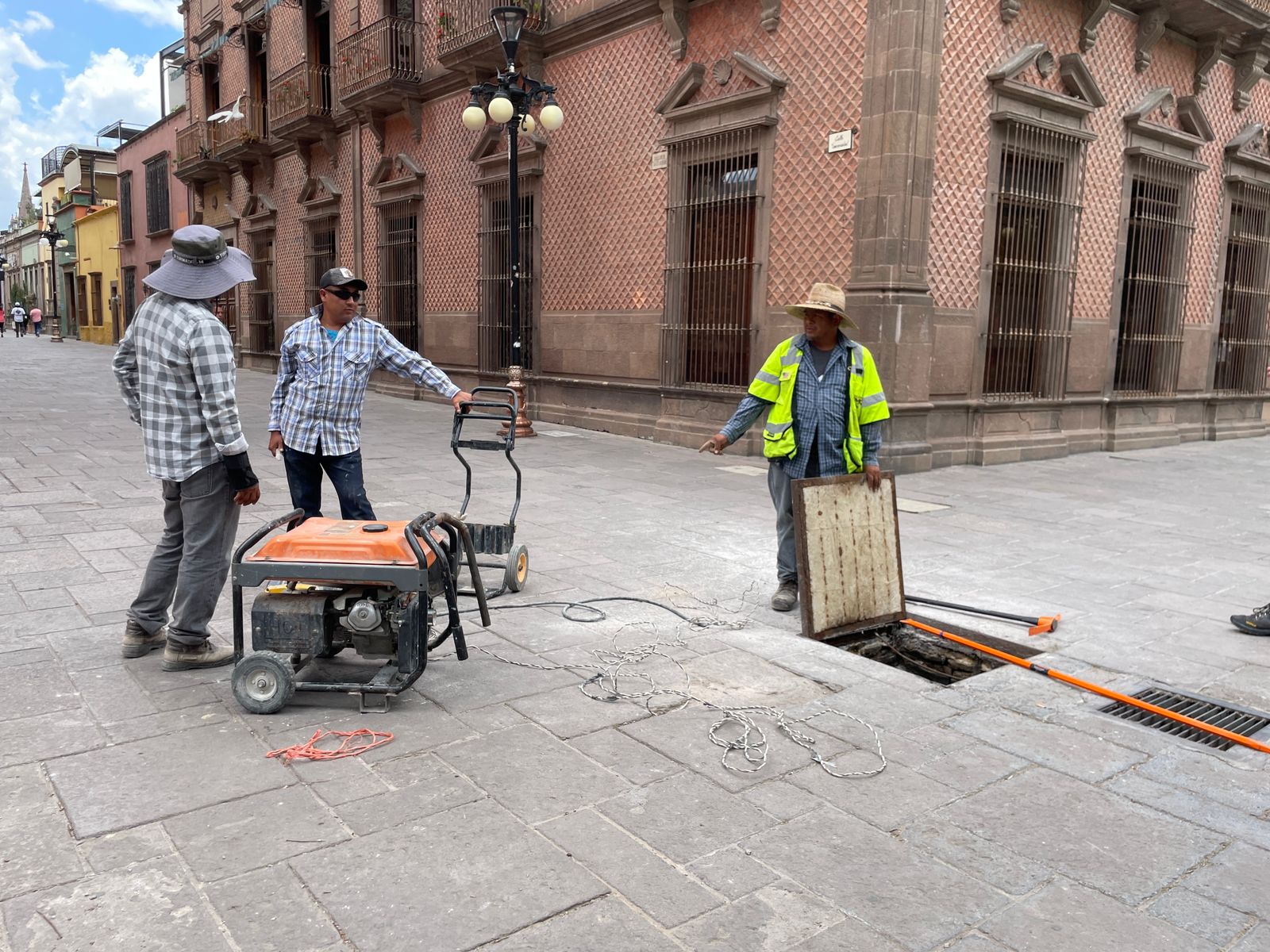 Inicia rehabilitación de drenaje en el Callejón de San Francisco